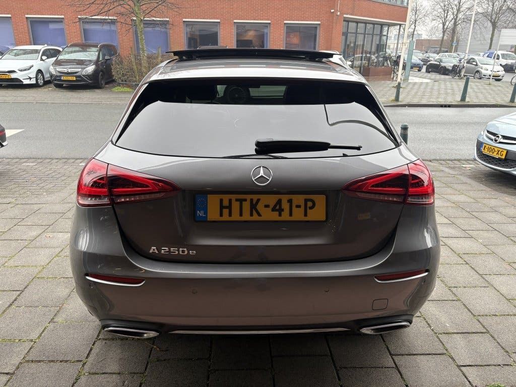Mercedes-Benz A 250 e Premium Plus foto 8