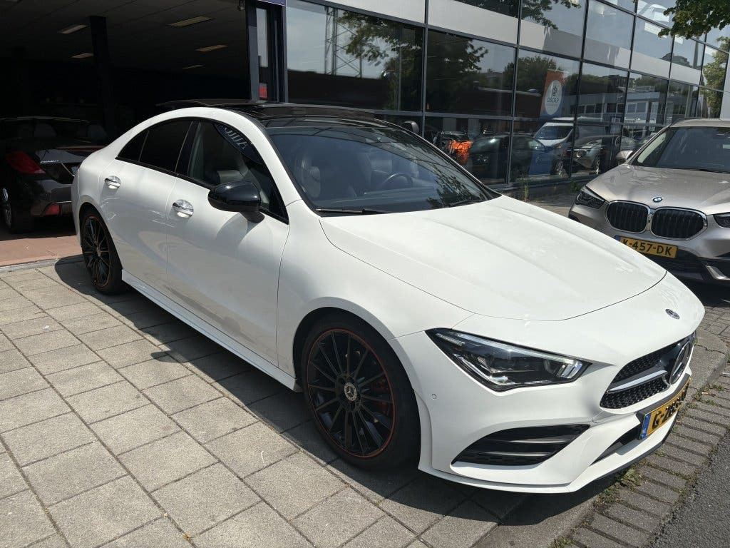 Mercedes-Benz CLA 180 Premium Plus foto 9