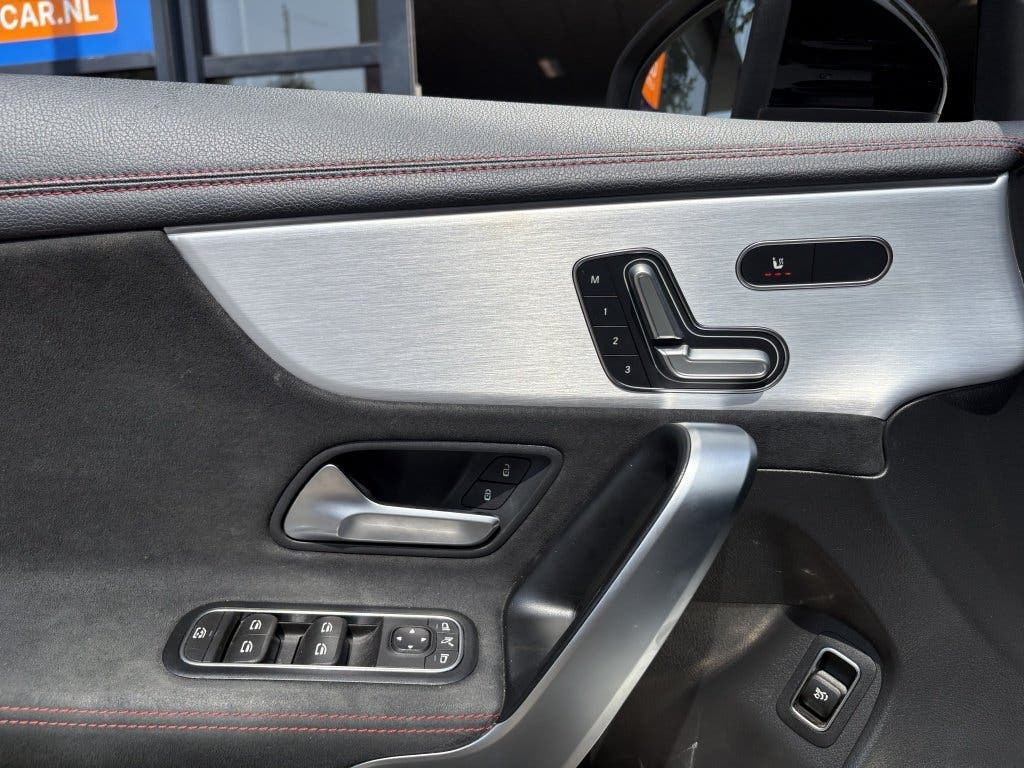 Mercedes-Benz CLA 180 Premium Plus foto 16