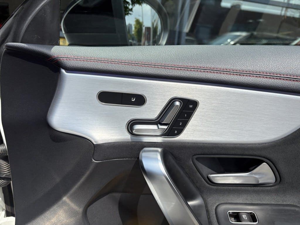 Mercedes-Benz CLA 180 Premium Plus foto 18