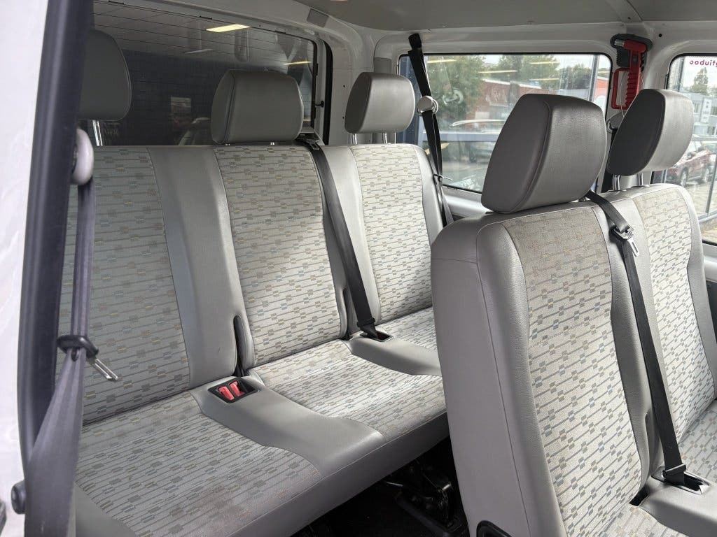 Volkswagen Transporter Kombi 2.0 TDI foto 8