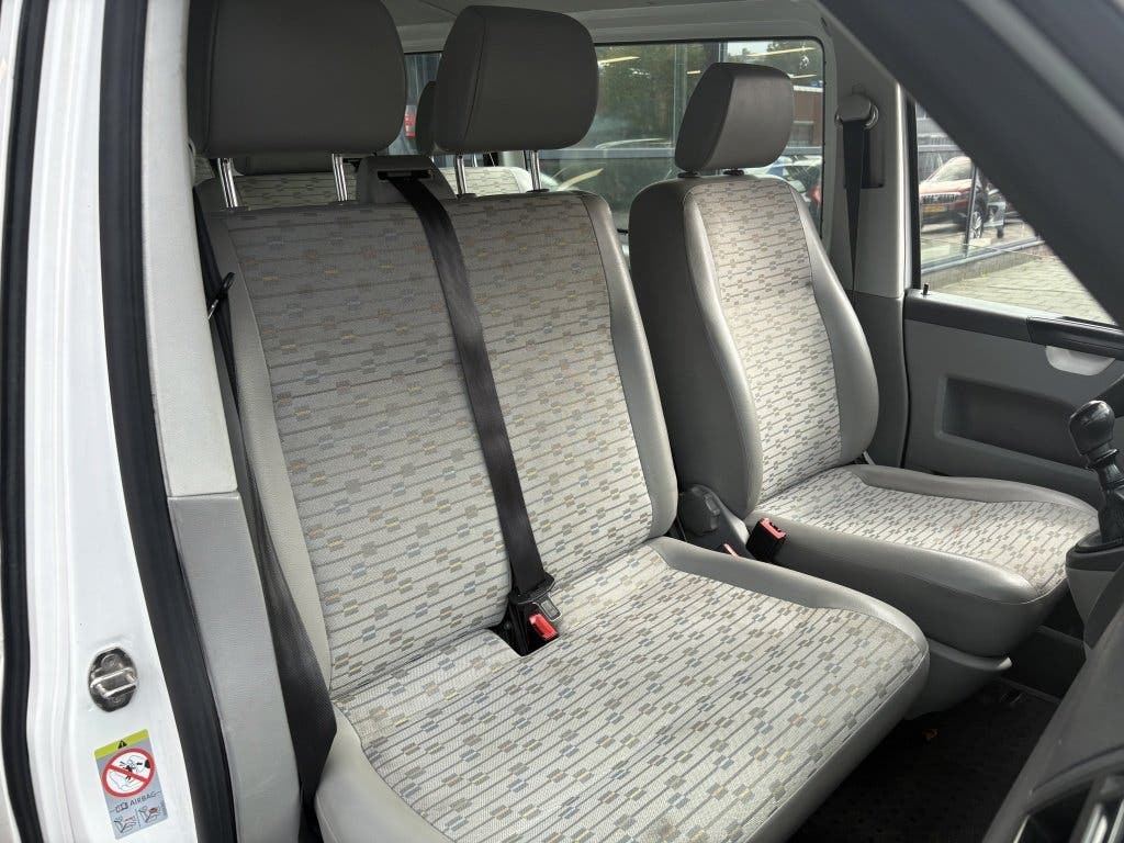 Volkswagen Transporter Kombi 2.0 TDI foto 9
